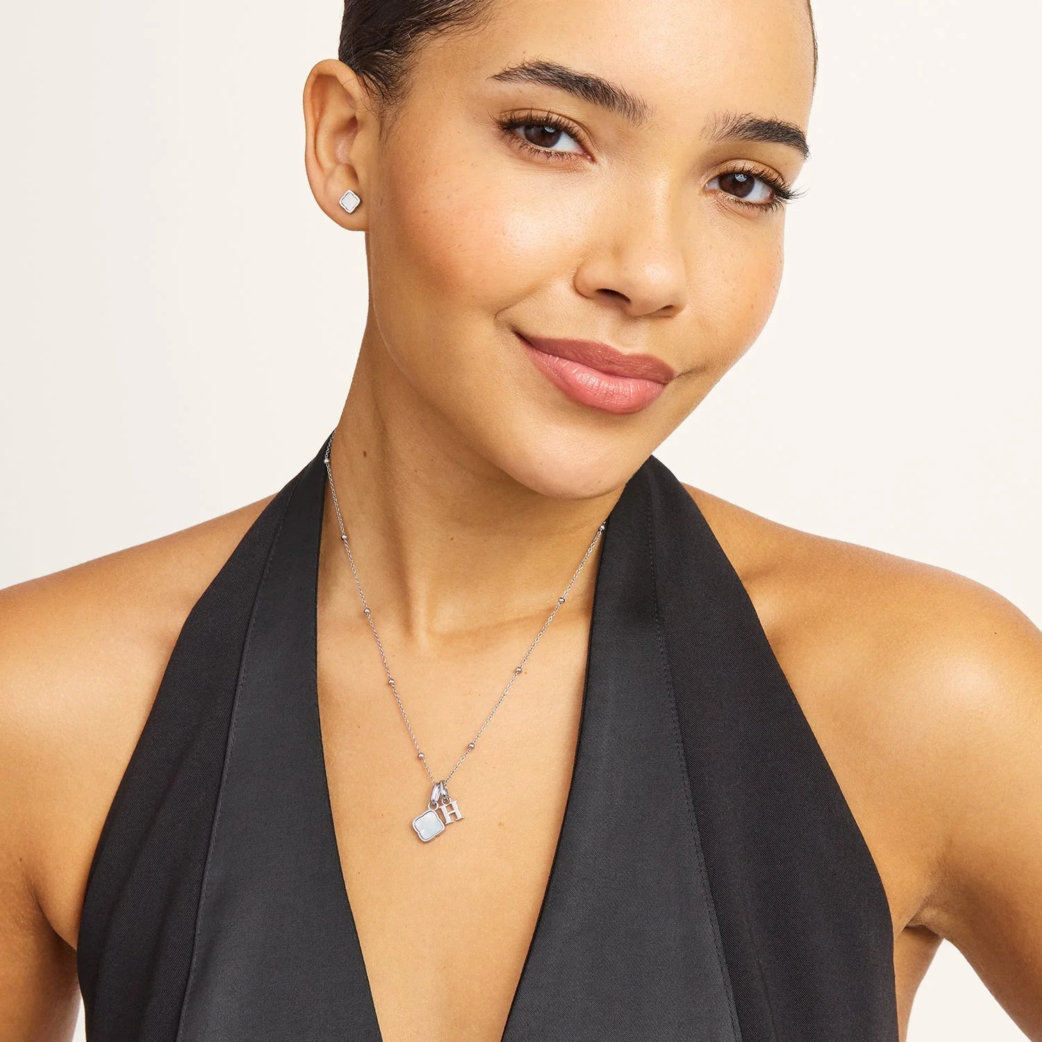 Pearl Clover Necklace (Silver) - Image 4