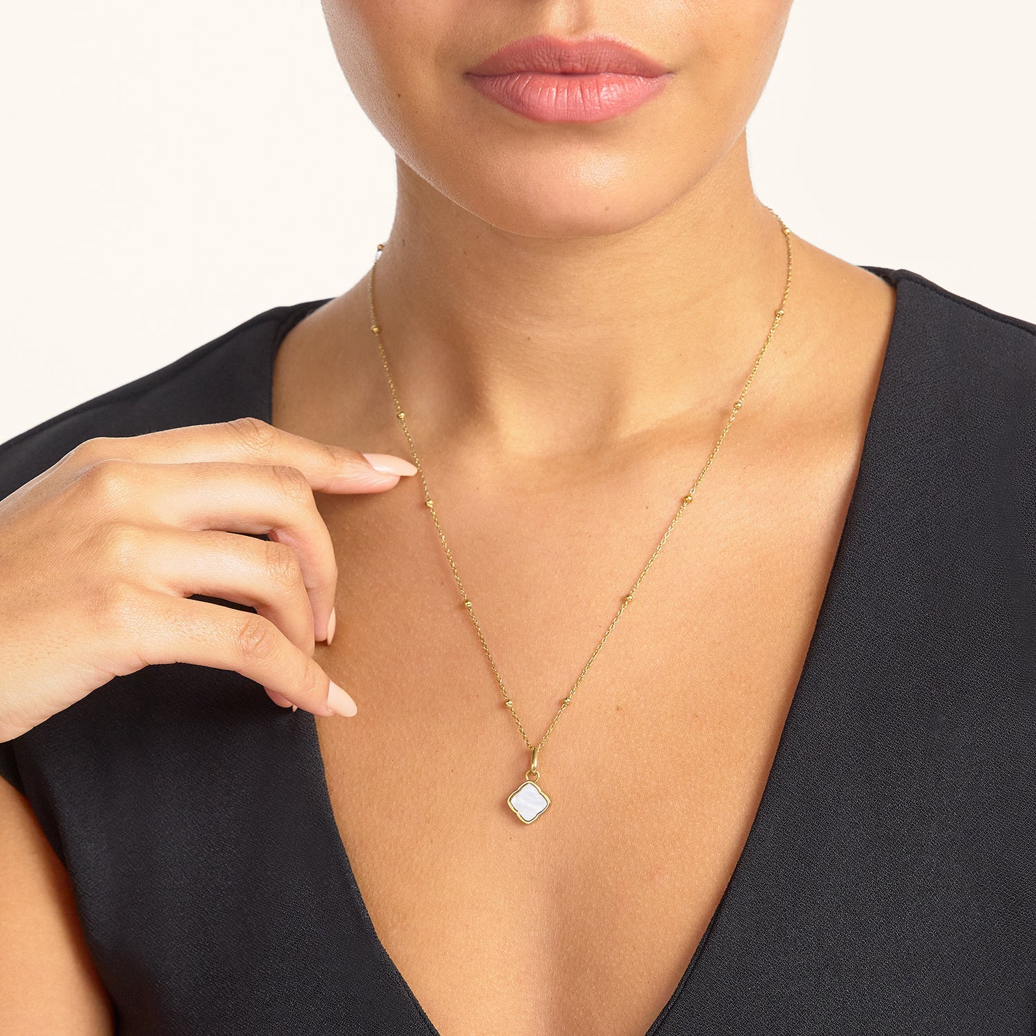 Pearl Clover Pendant (Gold) - Image 2