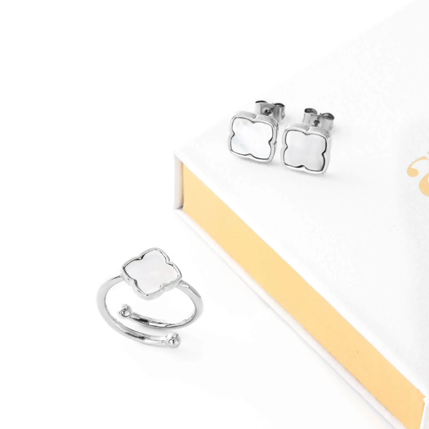 Pearl Clover Ring (Silver) - Image 4