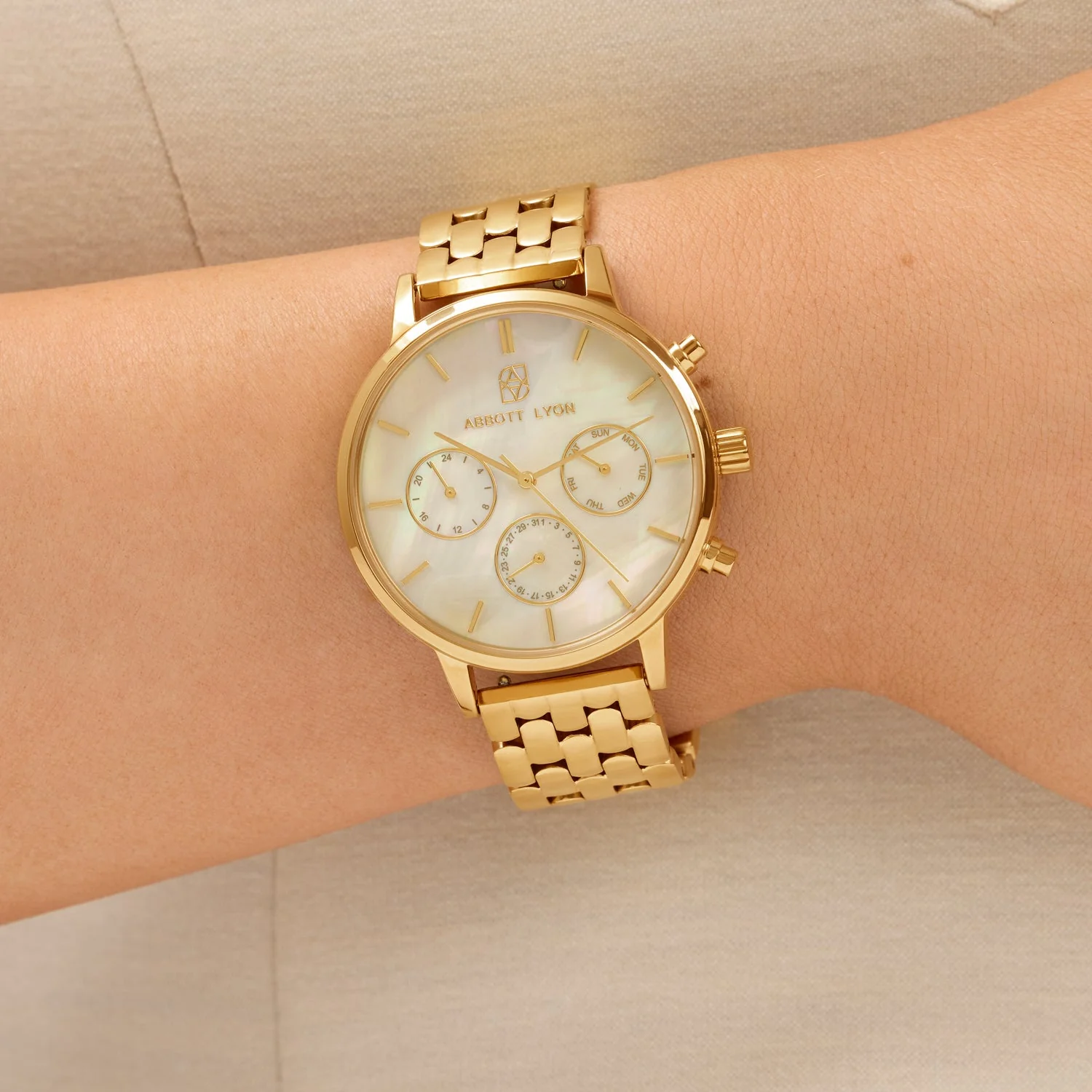 Pearl Link Nueva 40 Watch - Gold - Image 2